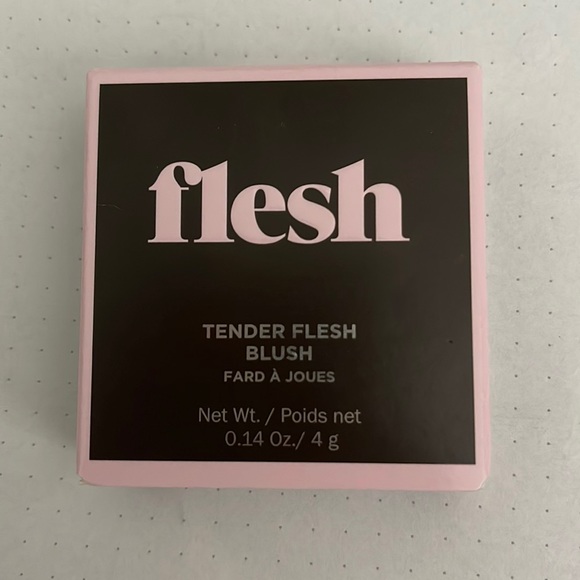 NIB flesh beauty tender flesh blush in 06 Caress - Picture 3 of 5